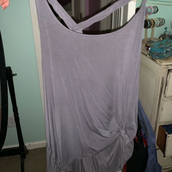 ⭐️workout tank⭐️ - Picture 3 of 4